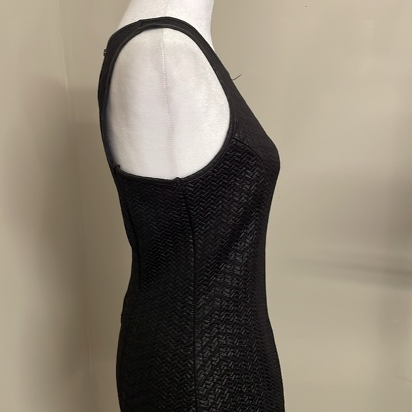 Monteau Los Angeles Bodycon Dress - Picture 7 of 7